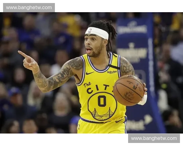 勇士队再度崛起以团队默契和坚韧精神重塑篮球辉煌之路